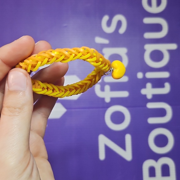 9yr old Zofia's handmade bracelets - Picture 10 of 16